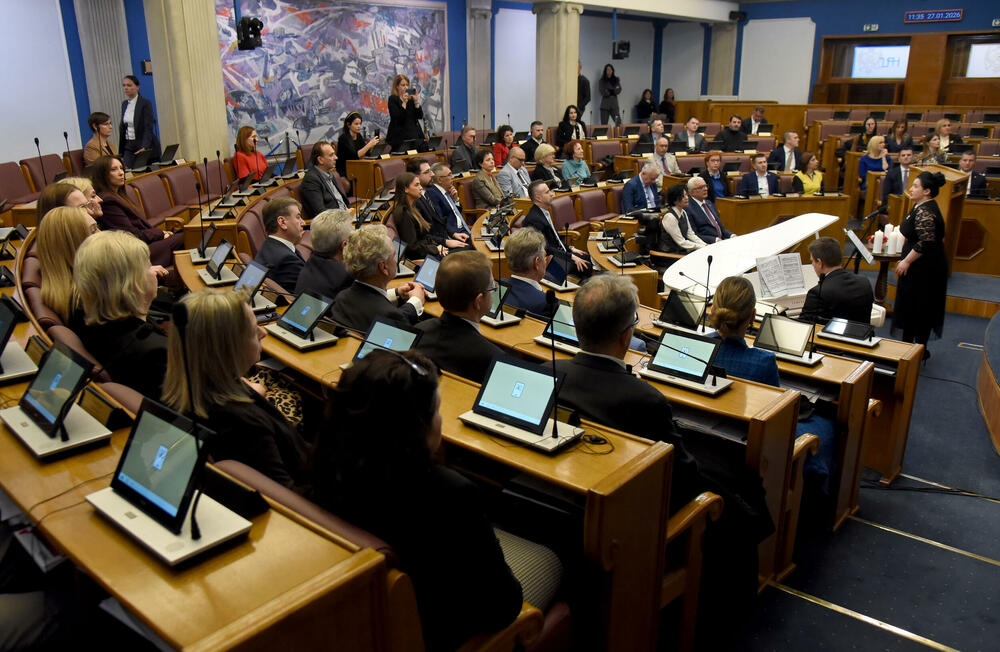 <p>Crna Gora i Izrael, kao i srpski i jevrejski narod, danas treba da grade zajedničku budućnost, kazao je predsjednik Skupštine</p>