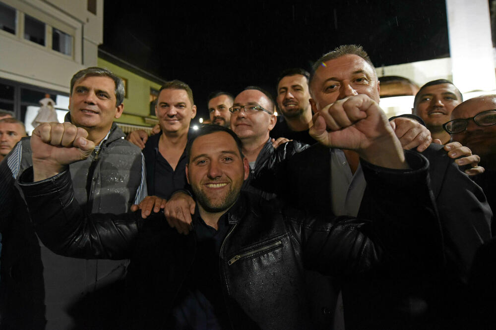 Formalno, vlast u Gusinju funkcioniše dobro: slavlje funkcionera BS-a poslije izbora u toj opštini 2024., Foto: BORIS PEJOVIC