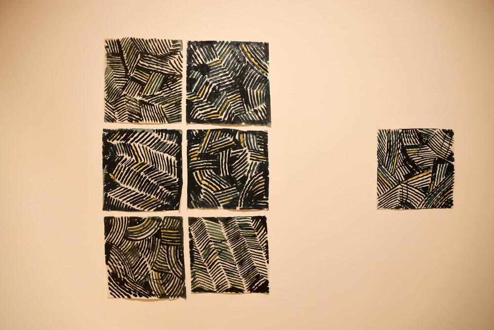 <p>Posthumna izložba Ratka Vulanovića u Nikšiću predstavlja skulpture i crteže, podsjećajući i na Kameni grad, jedno od najvećih stradanja savremene crnogorske kulture</p>