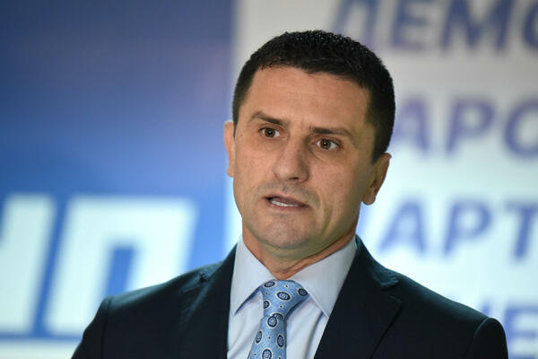Zogović: Vuković'i başka bir bayrak altında tutmaları yetmiyor, ama...