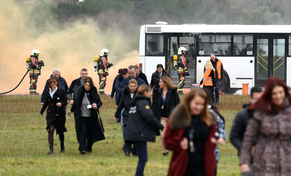 <p>Simulirali udes aviona na slijetanju</p>
