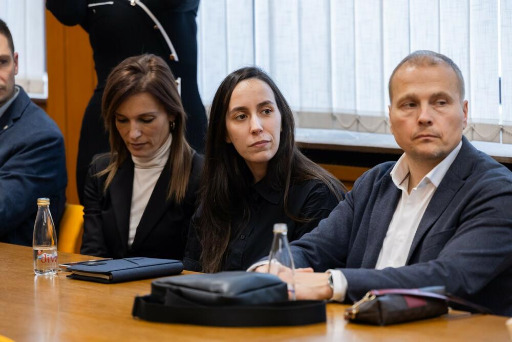 <p>Započet projekat spoljnjeg uređenja Filozofskog i Filološkog fakulteta, investicija vrijedna više od 800.000 eura</p>