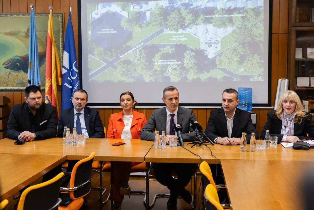 <p>Započet projekat spoljnjeg uređenja Filozofskog i Filološkog fakulteta, investicija vrijedna više od 800.000 eura</p>