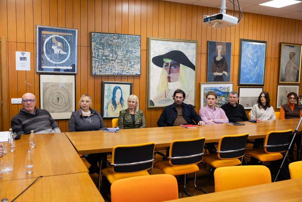 <p>Započet projekat spoljnjeg uređenja Filozofskog i Filološkog fakulteta, investicija vrijedna više od 800.000 eura</p>