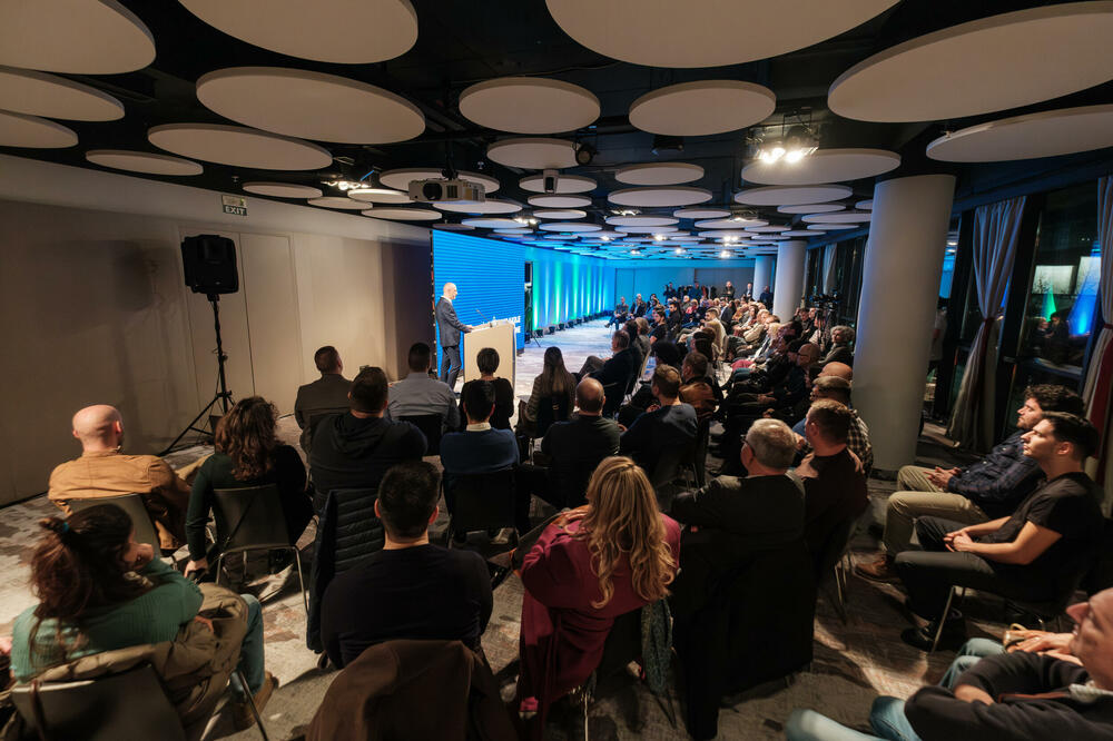 <p>Aleksa Bigović izabran za direktora Preokreta. Predsjedništvo je za šefa medijskog tima izabralo Mirka Perovića, a za šefa Kancelarije za socijalna pitanja Dragana Sošića</p>