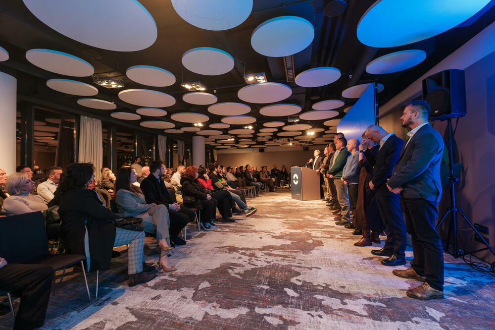 <p>Aleksa Bigović izabran za direktora Preokreta. Predsjedništvo je za šefa medijskog tima izabralo Mirka Perovića, a za šefa Kancelarije za socijalna pitanja Dragana Sošića</p>