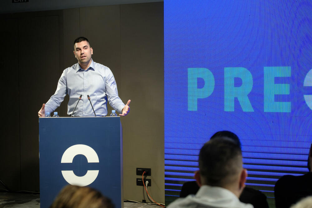 <p>Aleksa Bigović izabran za direktora Preokreta. Predsjedništvo je za šefa medijskog tima izabralo Mirka Perovića, a za šefa Kancelarije za socijalna pitanja Dragana Sošića</p>