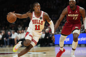 Čikago ohladio "vrelinu" bez tri startera, Šarlot ruši u nizu