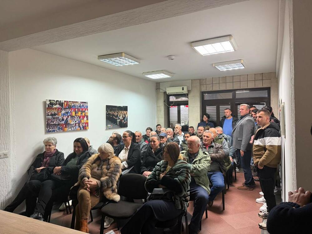 <p>U saopštenju DNP se navodi da je Povjereništvo te partije u Danilovgradu iskazalo punu i jednoglasnu podršku Kneževiću i rukovodstvu partije za odluke donesene na sjednici Predsjedništva</p>