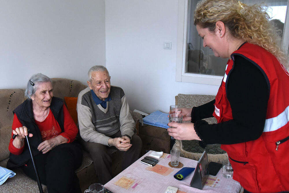 ukićević tokom redovnog obilaska porodice Uljarević, Foto: Luka Zekovic