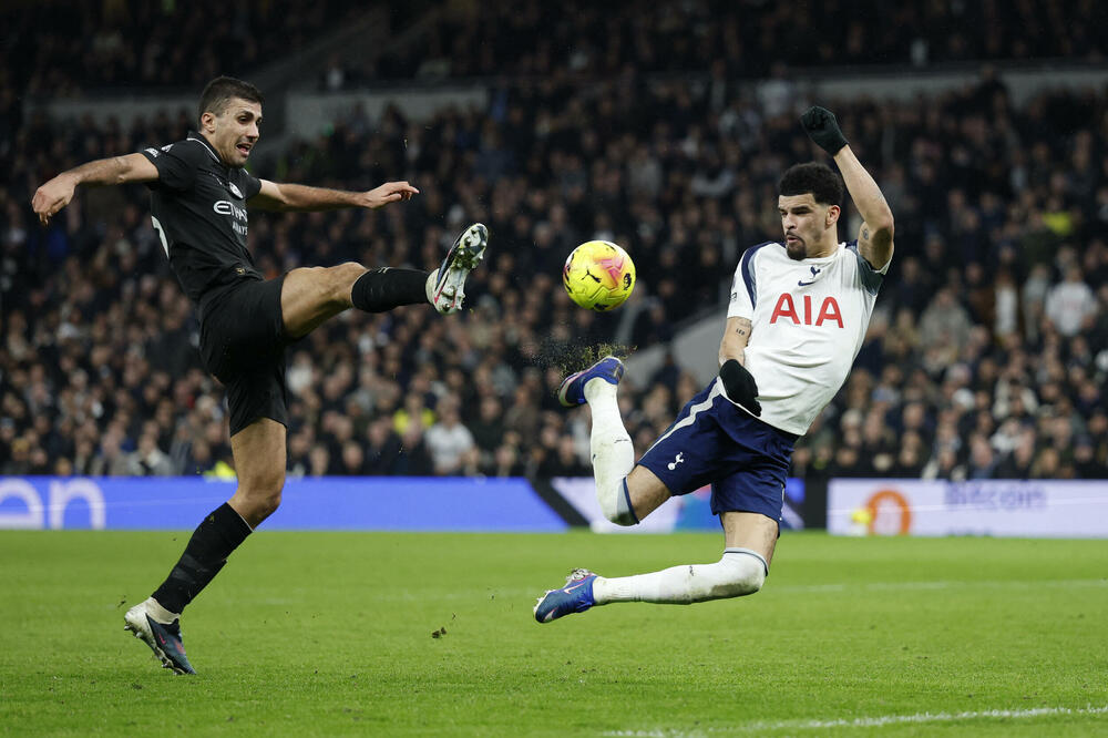 Momenat kada je Solanke pogodio za 2:2, Foto: Reuters