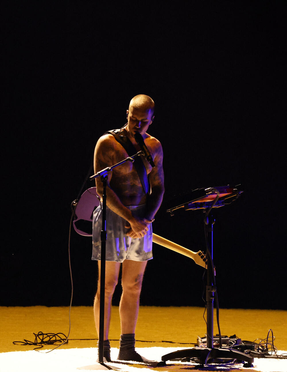 <p>"Deb&iacute; Tirar M&aacute;s Fotos", muzički omaž Bad Banijevom karipskom ostrvskom zavičaju, bio je njegov šesti studijski album i važio je za glavnog favorita nakon što je u novembru osvojio nagradu za album godine na Latin Gremijima</p>