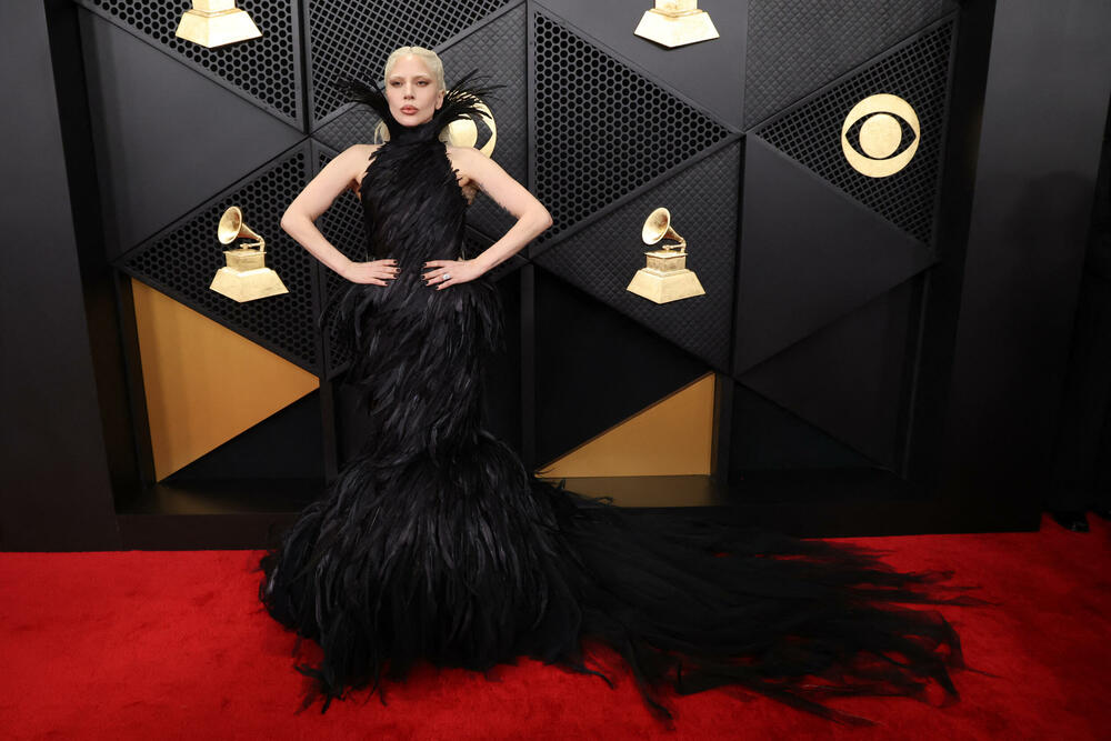 <p>"Deb&iacute; Tirar M&aacute;s Fotos", muzički omaž Bad Banijevom karipskom ostrvskom zavičaju, bio je njegov šesti studijski album i važio je za glavnog favorita nakon što je u novembru osvojio nagradu za album godine na Latin Gremijima</p>