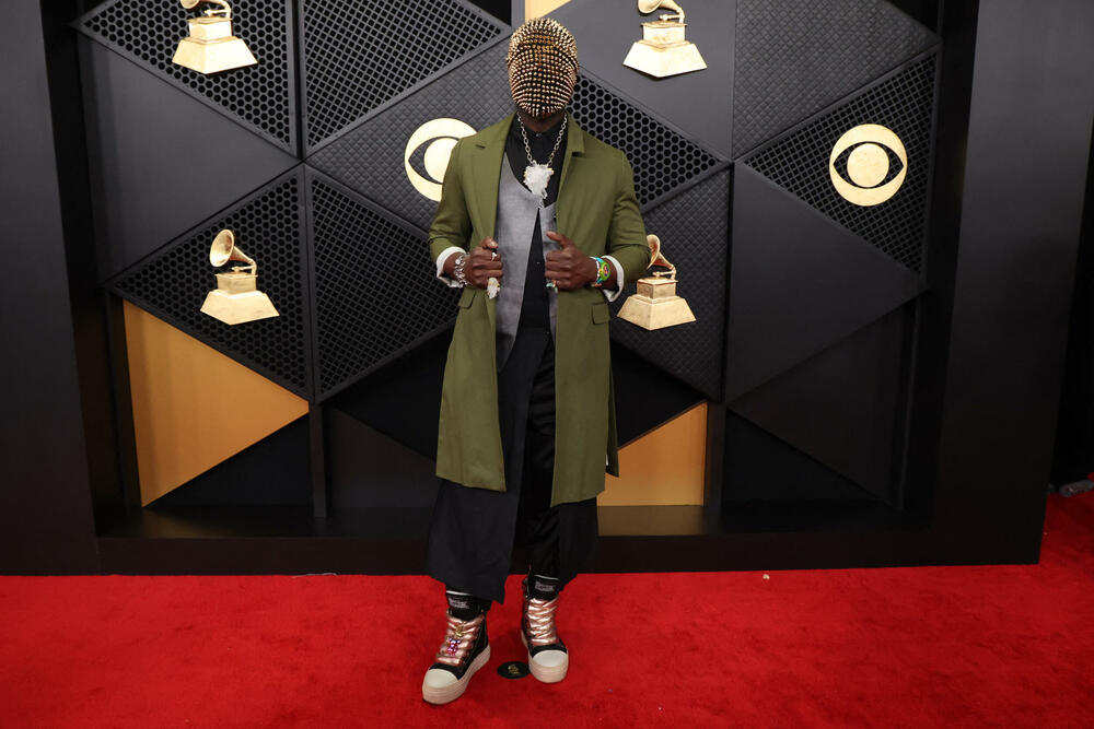 <p>"Deb&iacute; Tirar M&aacute;s Fotos", muzički omaž Bad Banijevom karipskom ostrvskom zavičaju, bio je njegov šesti studijski album i važio je za glavnog favorita nakon što je u novembru osvojio nagradu za album godine na Latin Gremijima</p>