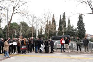 Građani protestovali pred zgradom Skupštine: Traže povrat...