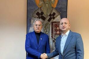 Knežević razgovarao sa Rodićem o društveno-političkom ambijentu u...