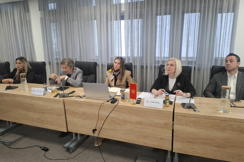 Sa današnje sjednice Savjeta AMU, Foto: Svetozar Šćekić