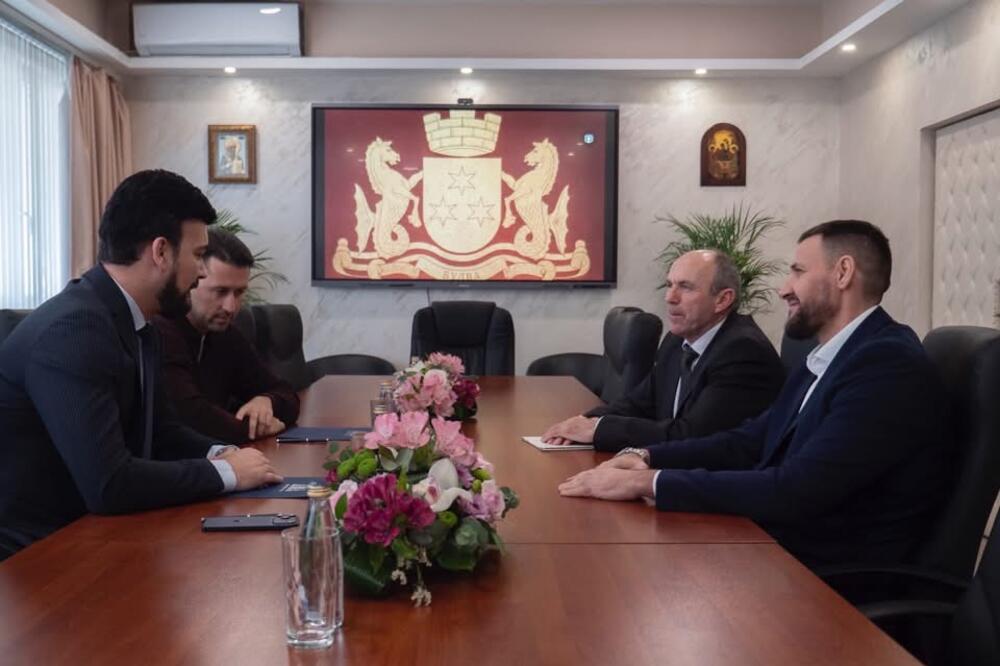 Sa današnjeg sastanka Jovanovića sa predstavnicima Medžlisa Islamske zajednice, Foto: Opština Budva