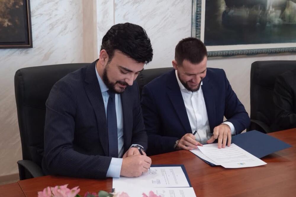 Sa potpisivanja ugovora, Foto: Opština Budva