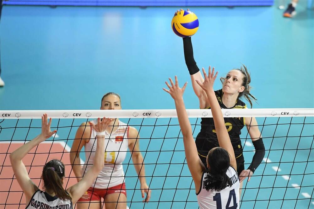 Ksenija iz dana dok je nosila dres reprezentacije Crne Gore