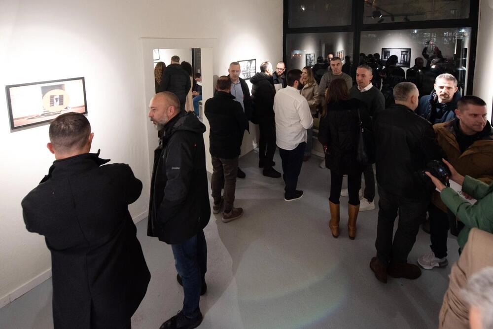 <p>U galeriji &ldquo;F64&rdquo; otvorena je izložba fotografija Igora Šljivančanina</p>