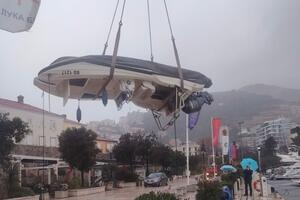 Budva: Izvučeno plovilo koje je more potopilo