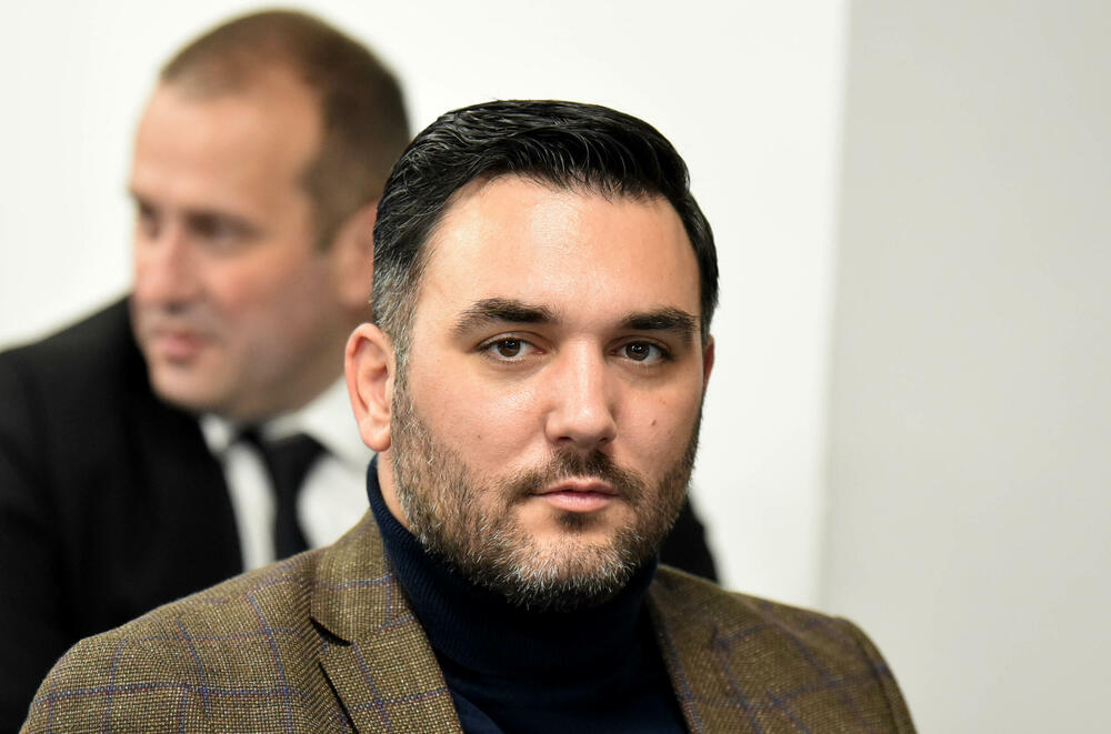 <p>Sjednica je počela oko 12 sati i trajala je nepun sat</p>