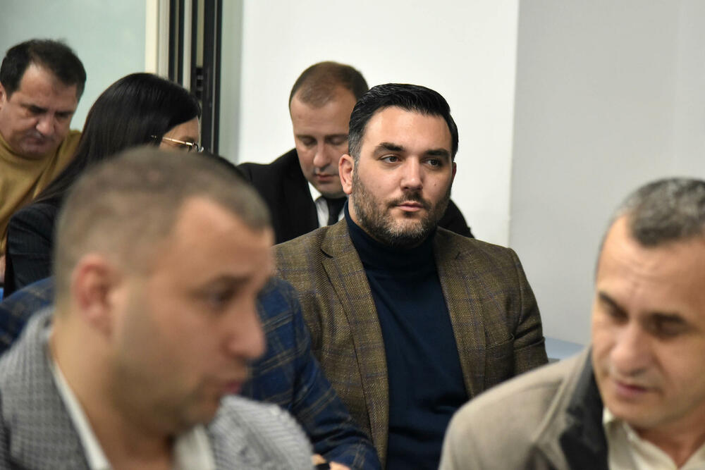 <p>Sjednica je počela oko 12 sati i trajala je nepun sat</p>