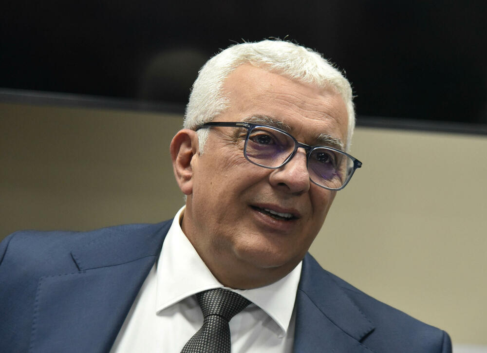 <p>Sjednica je počela oko 12 sati i trajala je nepun sat</p>