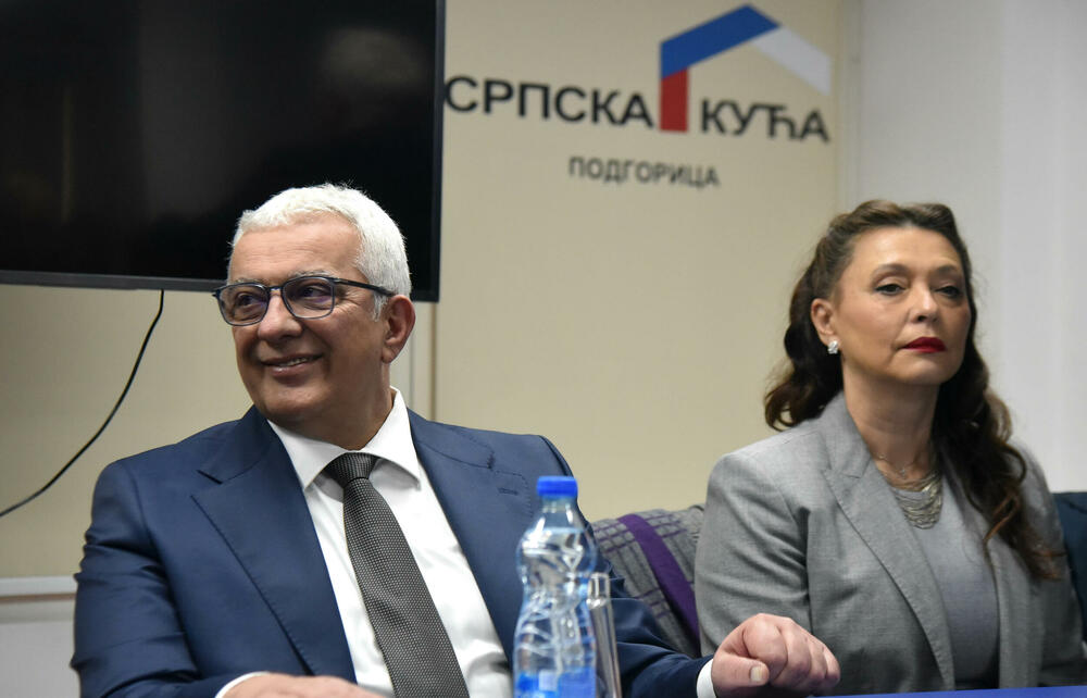 <p>Sjednica je počela oko 12 sati i trajala je nepun sat</p>