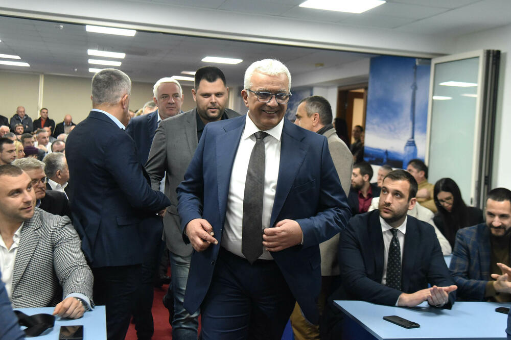 &ldquo;Ono što je srpski narod teško stekao, ne smije se izgubiti olako&rdquo;: sa jučerašnjeg sastanka NSD-a, Foto: Boris Pejović