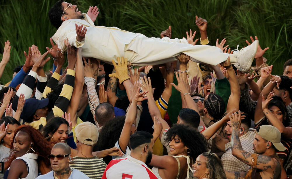 <p>Spektakl na poluvremenu označio je istorijski trenutak za latino muziku na najvećoj američkoj sceni</p>