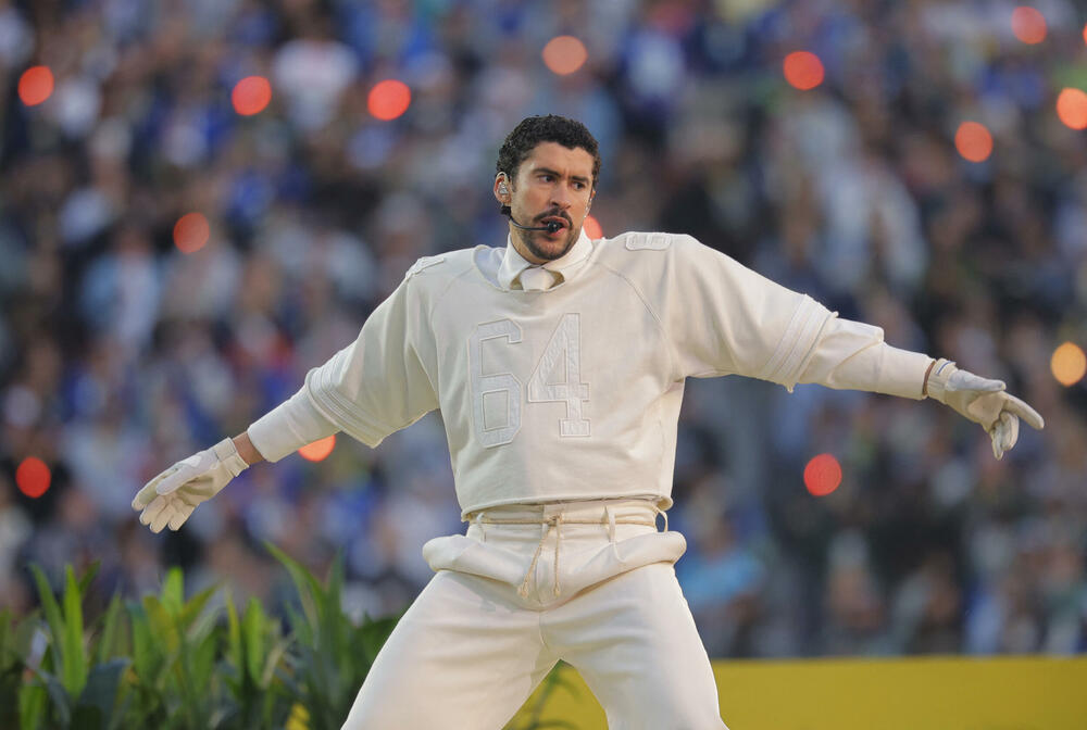 <p>Spektakl na poluvremenu označio je istorijski trenutak za latino muziku na najvećoj američkoj sceni</p>