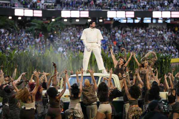 Bad Bani pretvorio Super boul poluvrijeme u portorikansko ljubavno...