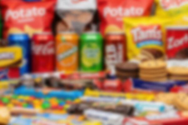 Da li ultra-prerađenu hranu treba regulisati kao cigarete?