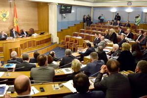 Interes jači od principa: Partije tek sporadično napuštale vlast...