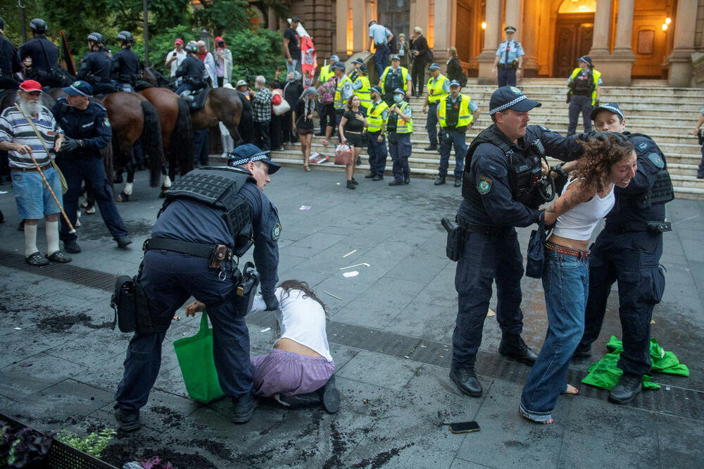 Hapšenje demonstranata u Sidneju, Foto: REUTERS