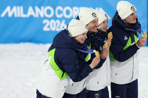 Slovenija slavi prvo zlato na ZOI