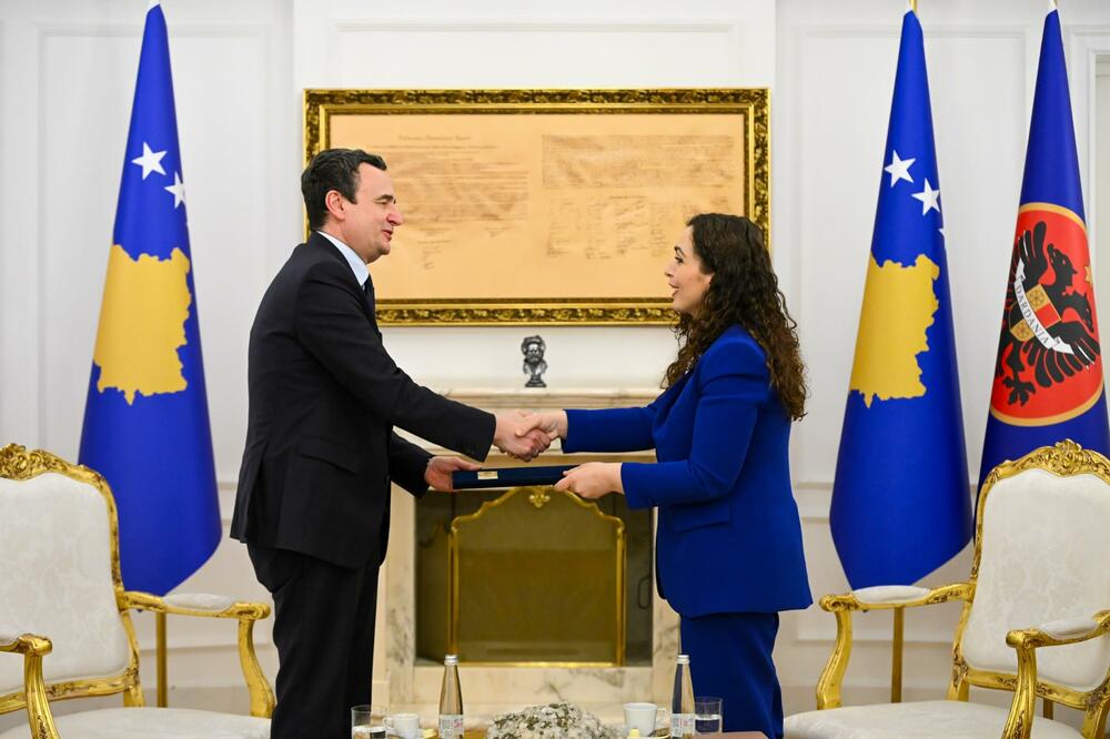 Kurti i Osmani, Foto: www.facebook.com/VjosaOsmaniMP