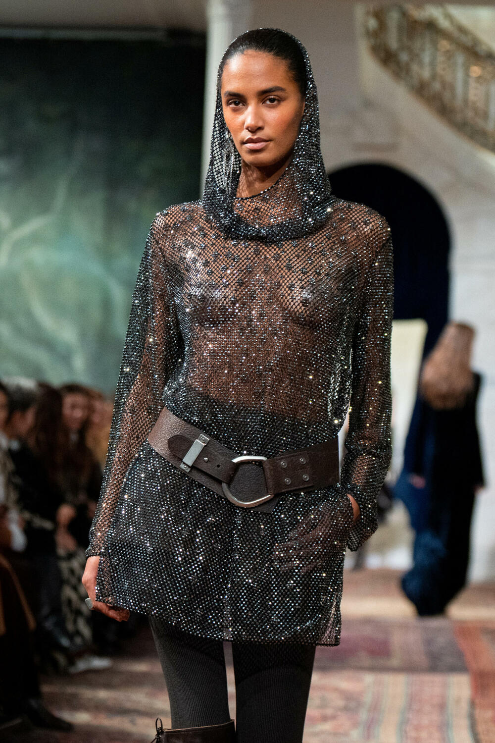 <p>Na listi od gotovo 100 zvanica bili su i glavna direktorka za sadržaj Voga i globalna urednička direktorka Ana Vintur, kao i glumice En Hetavej i Arijana Debouz.</p>