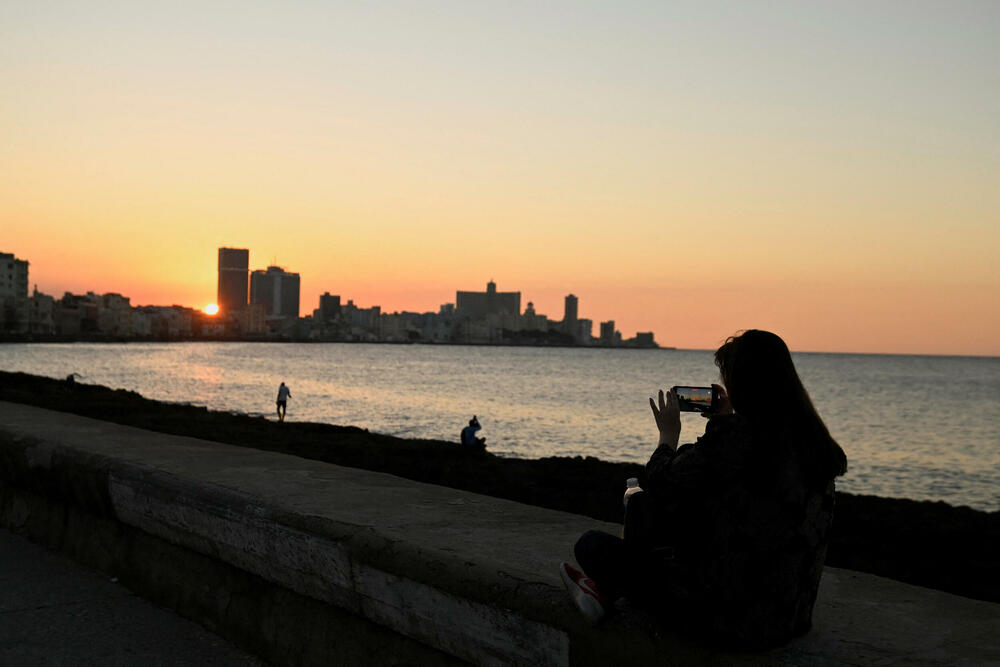 <p>Uprkos američkom naftnom embargu i isključenjima struje, u Havani se život odvija normalno. To bi uskoro moglo da se promijeni</p>