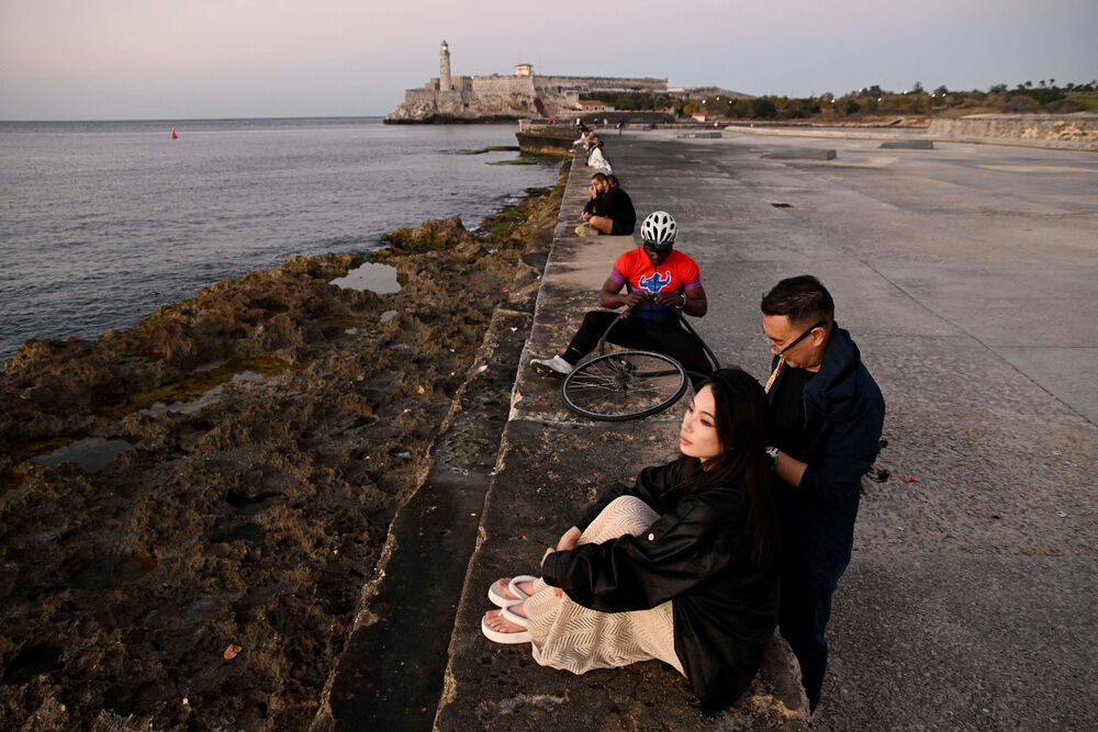 <p>Uprkos američkom naftnom embargu i isključenjima struje, u Havani se život odvija normalno. To bi uskoro moglo da se promijeni</p>