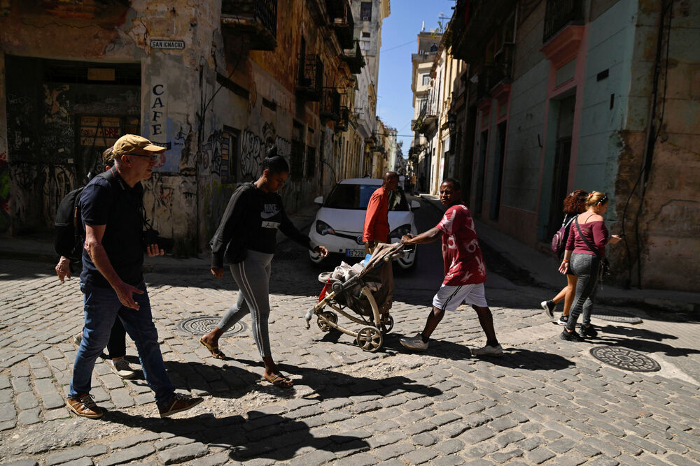 <p>Uprkos američkom naftnom embargu i isključenjima struje, u Havani se život odvija normalno. To bi uskoro moglo da se promijeni</p>
