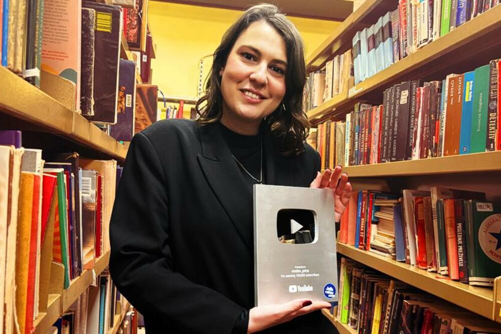 Sara Arsenović, voditeljka podkasta Velike priče o knjigama i književnosti, Foto: BBC/Slobodan Maričić