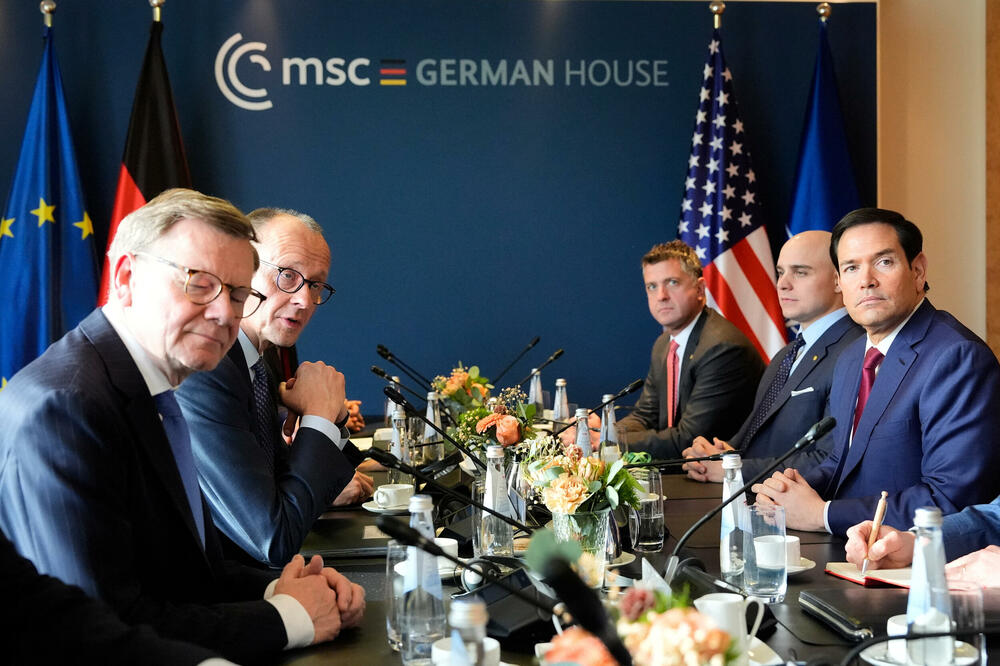 Rubio i Fridrih Merc juče tokom Minhenske bezbjednosne konferencije, Foto: Rojters