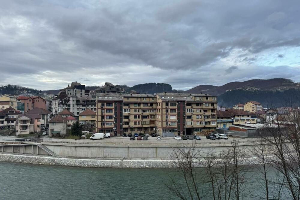 Obaloutvrda sa šetalištm, Foto: Jadranka Ćetković