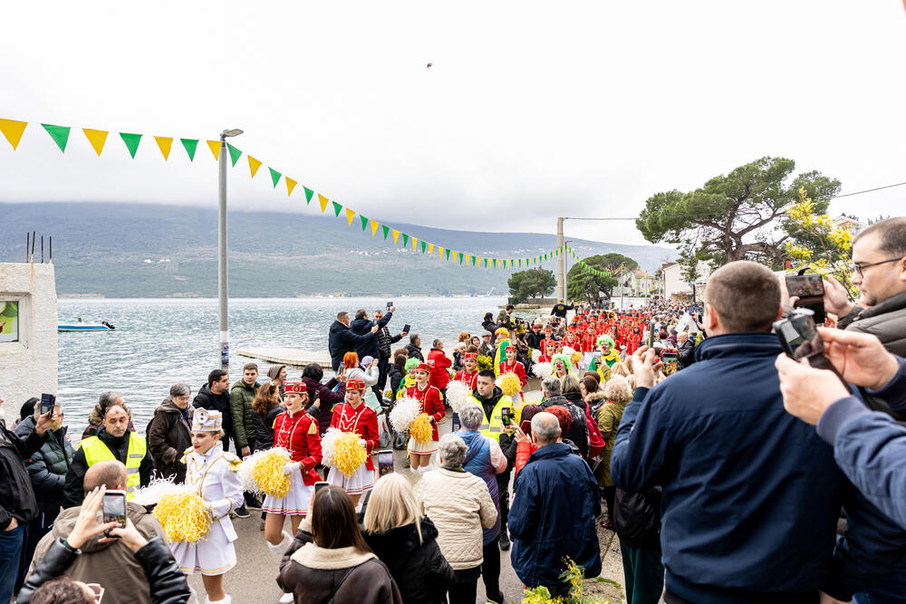 <p>"Domaćini na novskoj rivijeri goste su dočekali sa ribom, vinom, priganicama i roštulama, iskazujući gostoprimstvo po kojem je Herceg Novi poznat", kazali su iz lokalne samouprave</p>