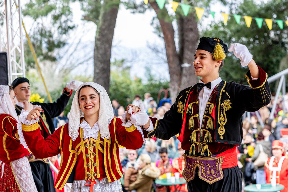 <p>"Domaćini na novskoj rivijeri goste su dočekali sa ribom, vinom, priganicama i roštulama, iskazujući gostoprimstvo po kojem je Herceg Novi poznat", kazali su iz lokalne samouprave</p>