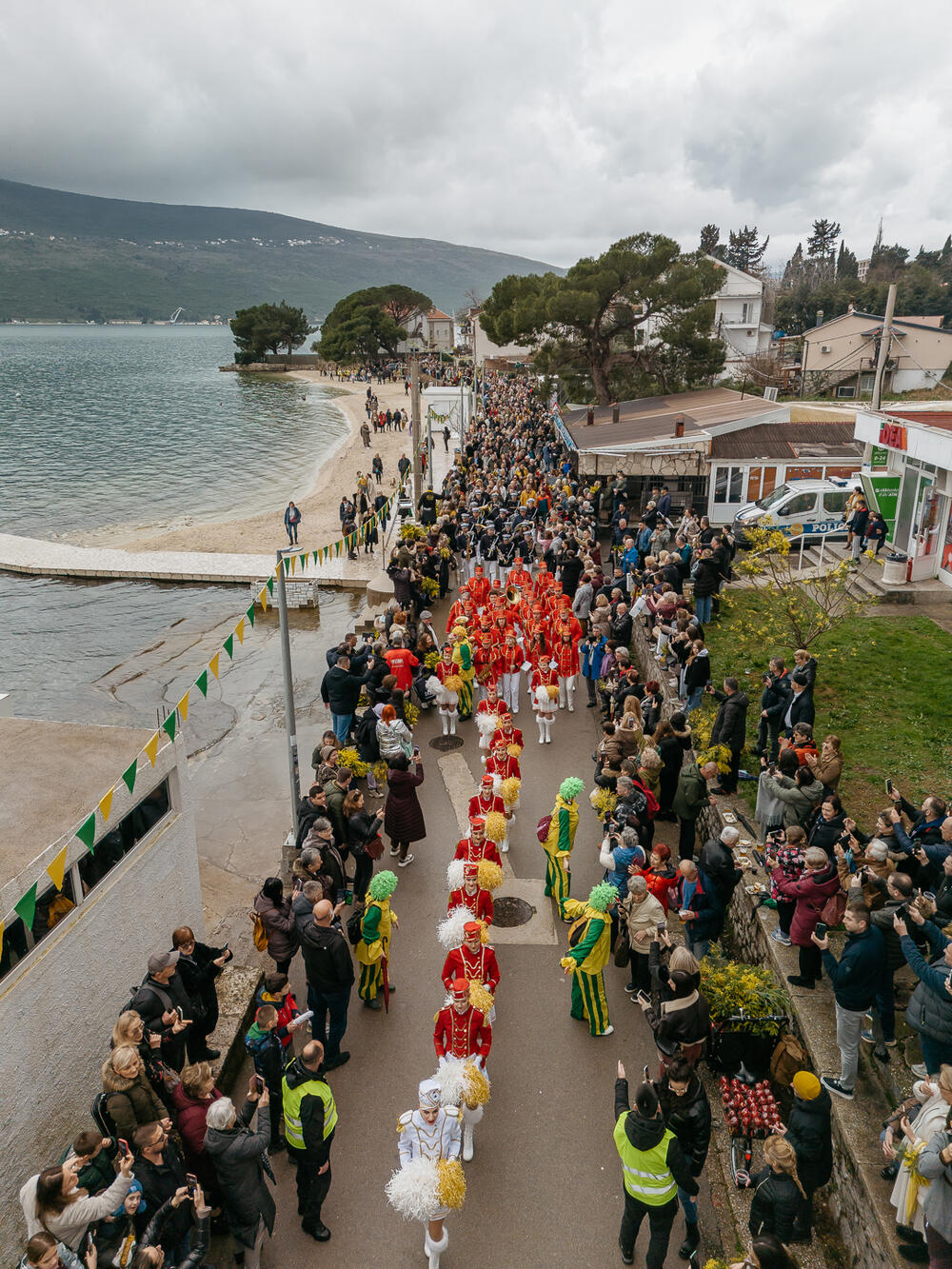 <p>"Domaćini na novskoj rivijeri goste su dočekali sa ribom, vinom, priganicama i roštulama, iskazujući gostoprimstvo po kojem je Herceg Novi poznat", kazali su iz lokalne samouprave</p>