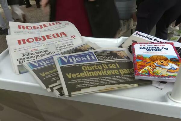 Posjetiocima Praznika mimoze ukazali na važnost štampanih medija